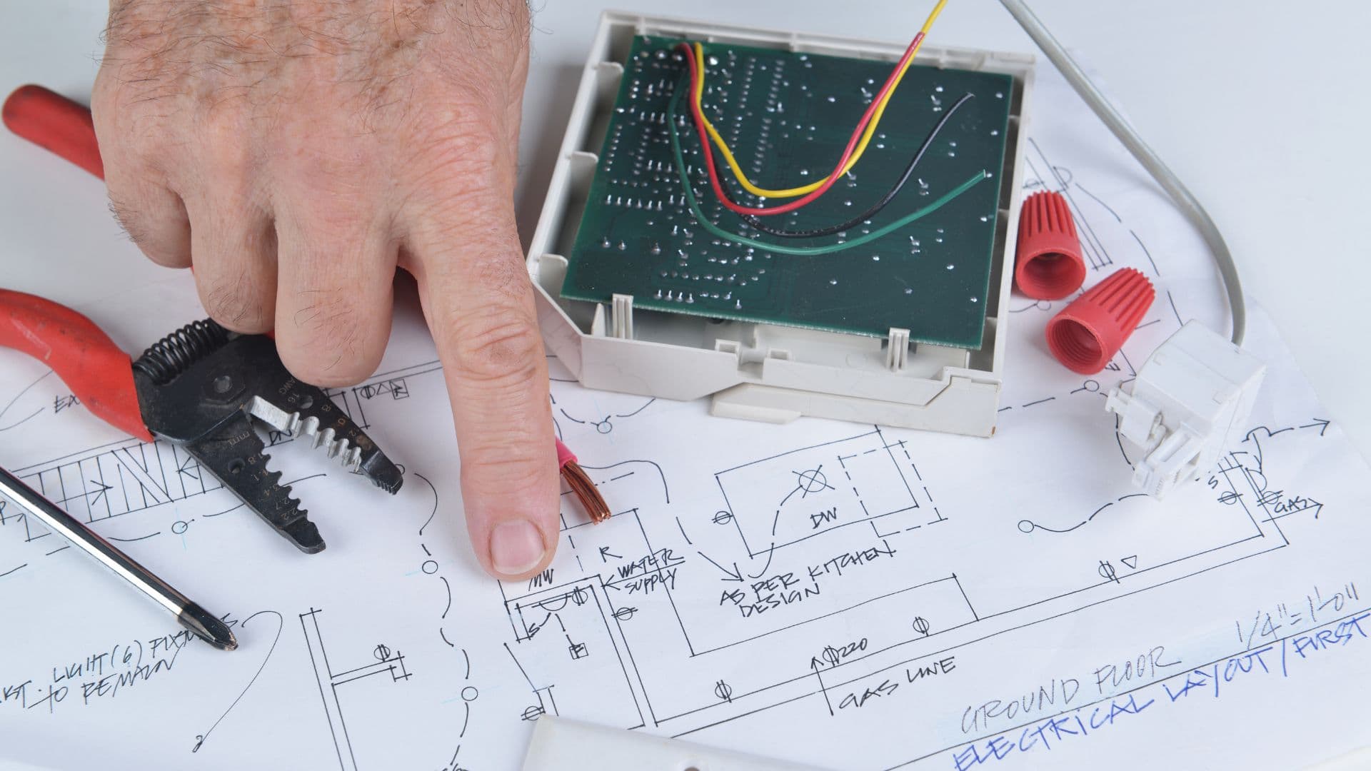 業務を見える化し、社長不在でも回る体制を構築